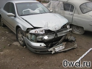 Битый автомобиль Renault Laguna