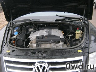Битый автомобиль Volkswagen Touareg