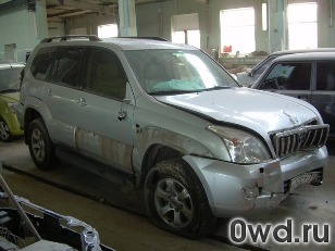 Битый автомобиль Toyota Land Cruiser Prado