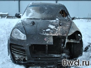 Битый автомобиль Porsche Cayenne