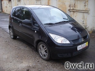 Битый автомобиль Mitsubishi Colt