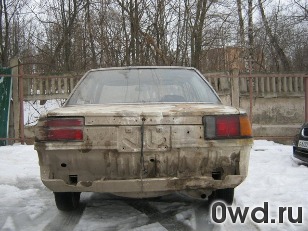 Битый автомобиль Toyota Carina